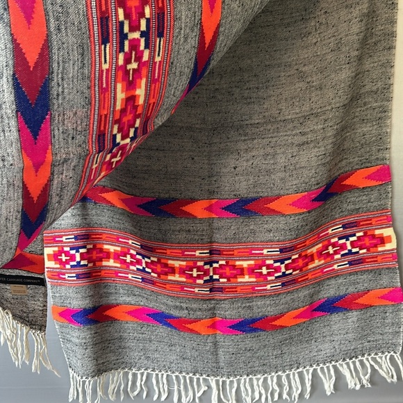 Clever Carriage Company Navaho print scarf 💯wool based artisan hand made wrap - Picture 8 of 14
